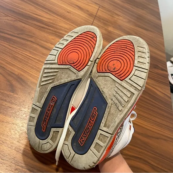 JORDANS (Nike) knicks Jordan 3 retro White and Blue Sneakers with Orange Accents