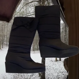 Kate Spade puffer snow/rain boot EUC!