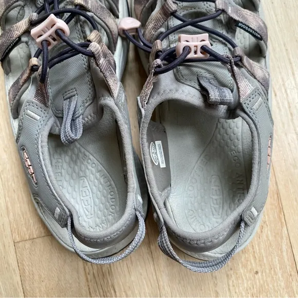 KEEN Astoria West Closed Toe Sandals Fawn/Tie Dye Pink/Gray