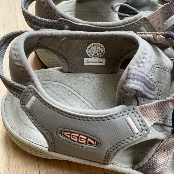 KEEN Astoria West Closed Toe Sandals Fawn/Tie Dye Pink/Gray