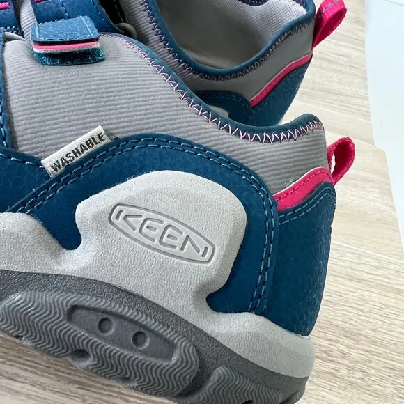 Keen Big Girls Knotch Hollow Casual Sneakers Sz 5