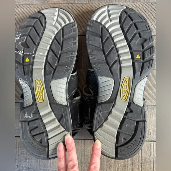 KEEN Gray Sandals Men’s Size 11.5