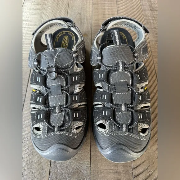 KEEN Gray Sandals Men’s Size 11.5
