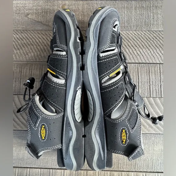 KEEN Gray Sandals Men’s Size 11.5