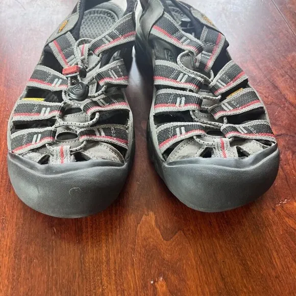 KEEN Men's Newport H2 Sandals Size 8 Grey/Red Waterproof Hiking Shoes
