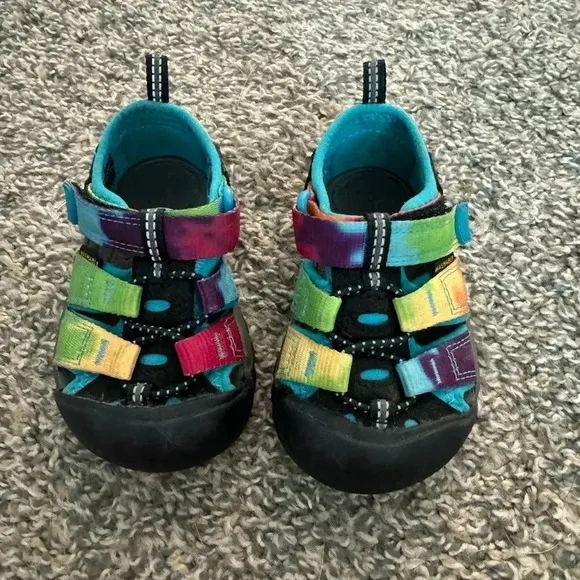 KEEN Newport H2 Closed Toe Water Sandals