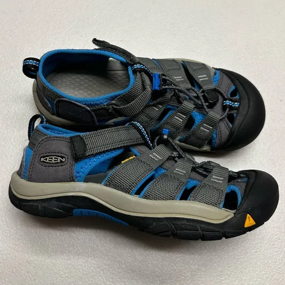 KEEN | Newport H2 Sandals in Magnet / Brilliant Blue