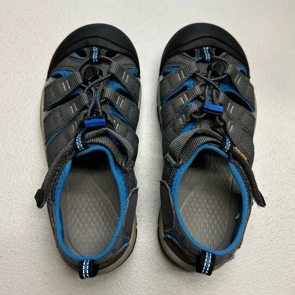 KEEN | Newport H2 Sandals in Magnet / Brilliant Blue