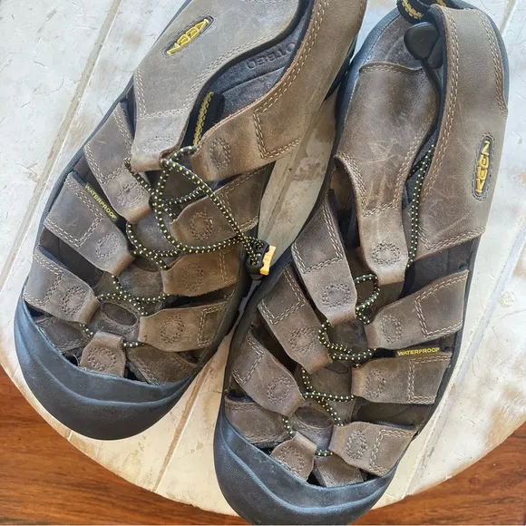 Keen Newport Men's Bison Brown Leather Outdoor Sport Hiking Sandal