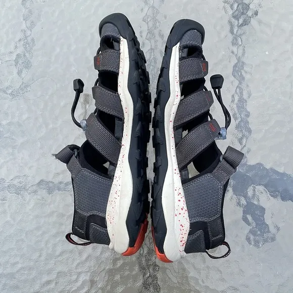 Keen Newport Neo H2 Grey Hiking Sandals Big Kids Size 6