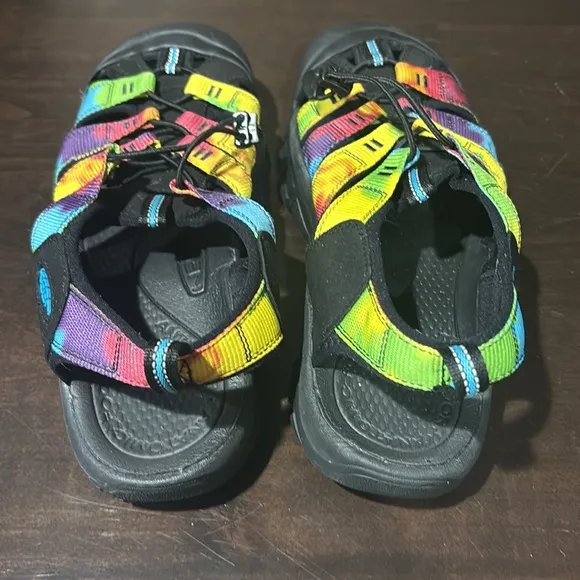 Keen Newport Retro Tie Dye Water Hiking Sandals Size 13.5 Women or 12 Men Unisex