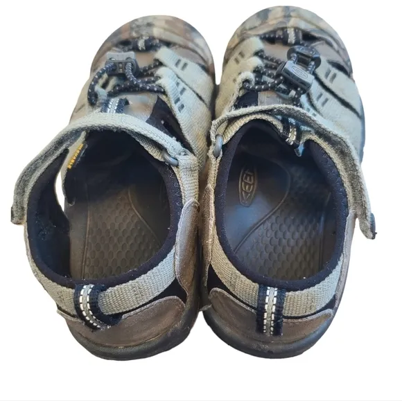 Keen Newport Waterproof Kid’s Water Sport Sandals Youth size 3 Green Camo