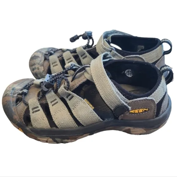 Keen Newport Waterproof Kid’s Water Sport Sandals Youth size 3 Green Camo