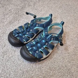 Keen Newport Women Water Sandals Poseidon Capri Size 10