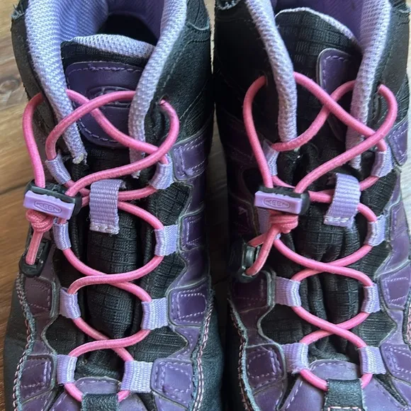 Keen Pagosa Kids Girls Sz 4 Hiking Boots Shoes Purple Leather Waterproof