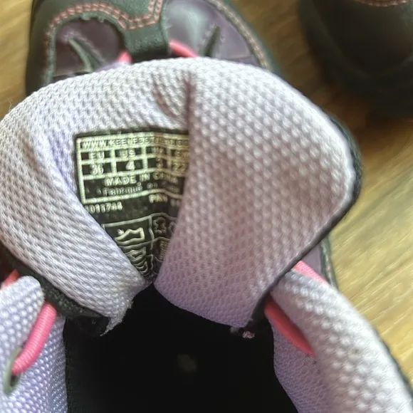 Keen Pagosa Kids Girls Sz 4 Hiking Boots Shoes Purple Leather Waterproof