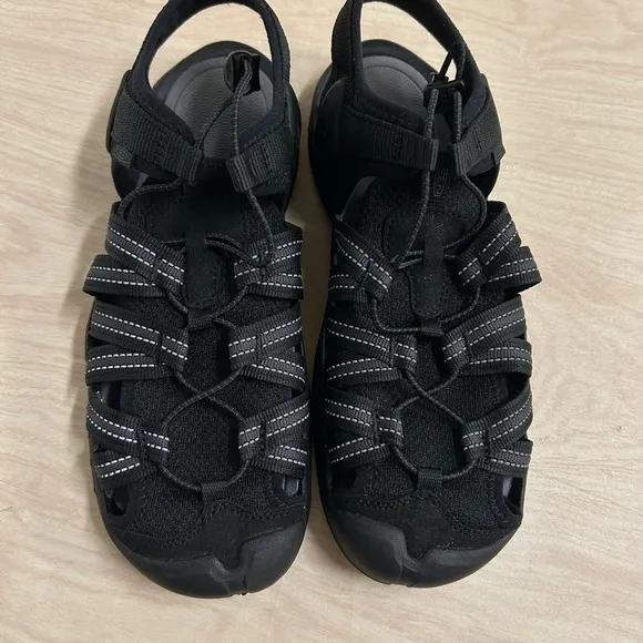 KEEN Sandals 10 Women Drift Creek H2 Black Closed Toe Water Shoes EUC