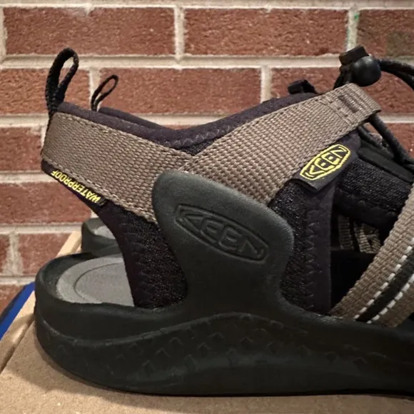 KEEN Sandals Men's Drift Creek H2 Water Size 12 EE NWT Closed Toe Quick Dry