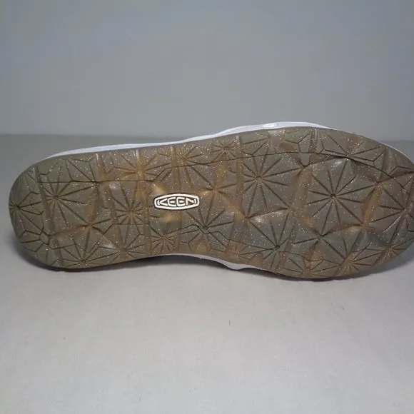 Keen Size 6 M MOXIE Silver Sport Sandals New Girls Kids Shoes