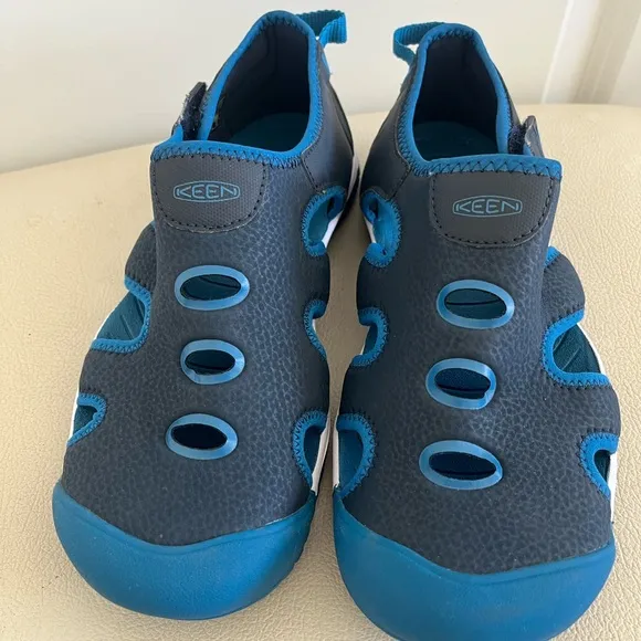 Keen Stingray Water Shoes Waterproof Sandals Kids Big Size 5