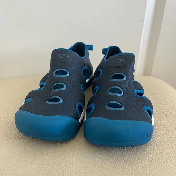 Keen Stingray Water Shoes Waterproof Sandals Kids Big Size 5