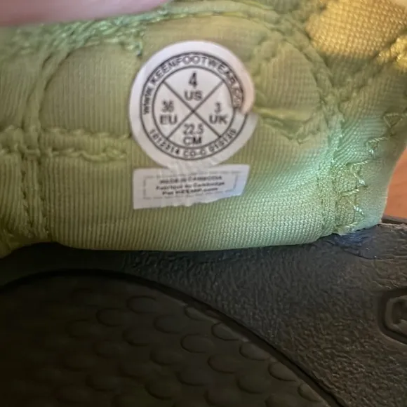 KEEN Water Sandals Size 4
