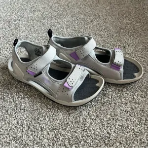 KEEN Women's Drift Creek Two Strap Open Toe Water Sandals, Size 10.5