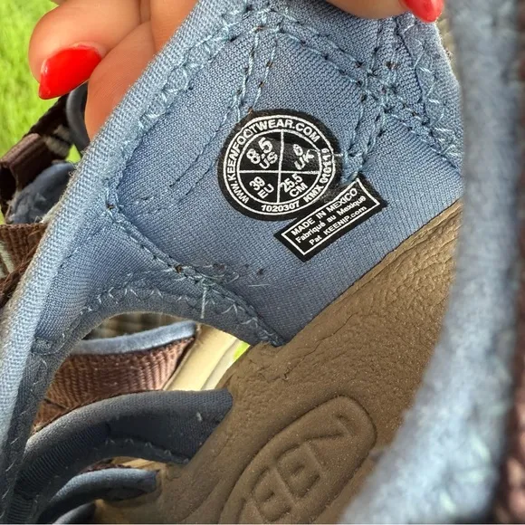 Keen Women’s Newport H2 Brown and Blue Water Sandals 8.5 US Women