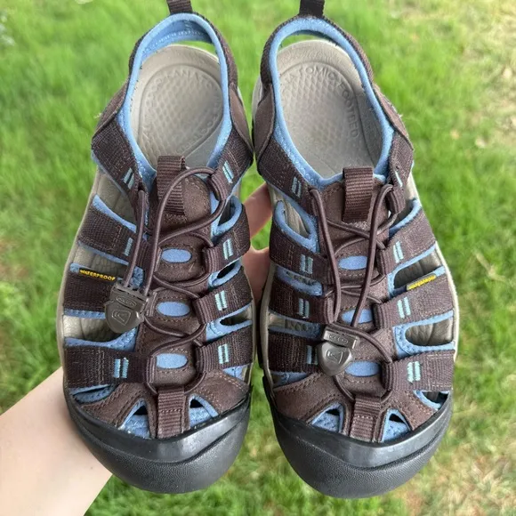 Keen Women’s Newport H2 Brown and Blue Water Sandals 8.5 US Women