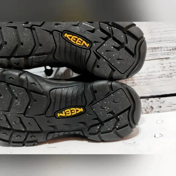 Keen Women's Newport H2 Water Sandal Hiking Black Hybrid Boating Water Canoe