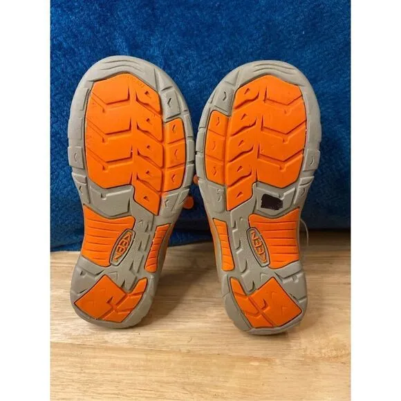 Keen Newport H2 orange sandals