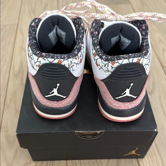 Kids' Jordan 3 Retro Sneakers size 2