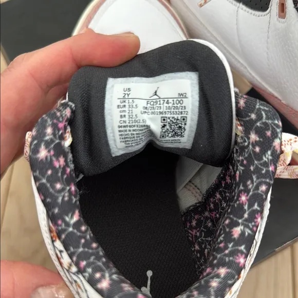 Kids' Jordan 3 Retro Sneakers size 2