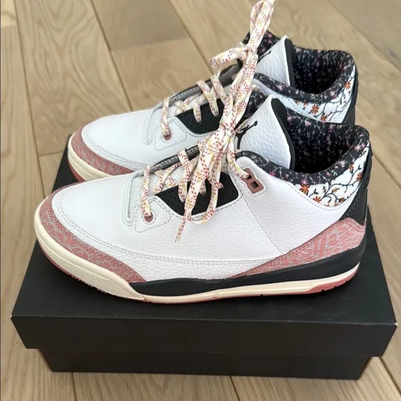 Kids' Jordan 3 Retro Sneakers size 2