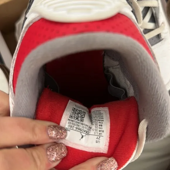 Kids jordan 3 retro sneakers. Size 2y