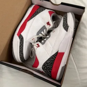 Kids jordan 3 retro sneakers. Size 2y