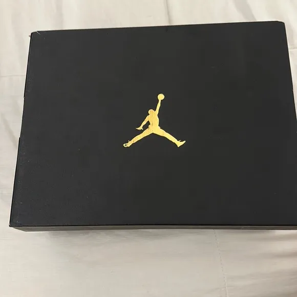 Kids jordan 3 retro sneakers. Size 2y