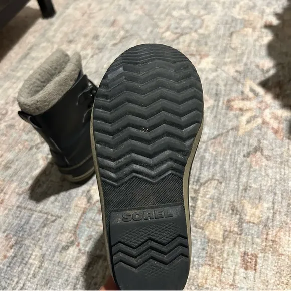 Kids Sorel Yoot PAC Black Gray Snow Boots Size 2 Waterproof Winter