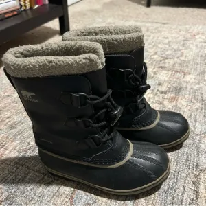 Kids Sorel Yoot PAC Black Gray Snow Boots Size 2 Waterproof Winter