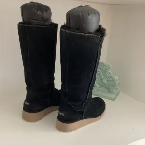 Kookaburra by UGG slim tall genuine suede black shearling boots EUR 37 US 6