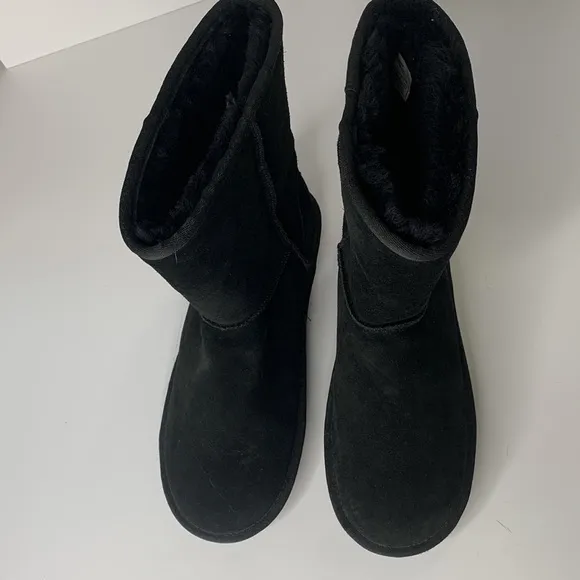 Koolaberra by UGG black suede shearling lined boots
