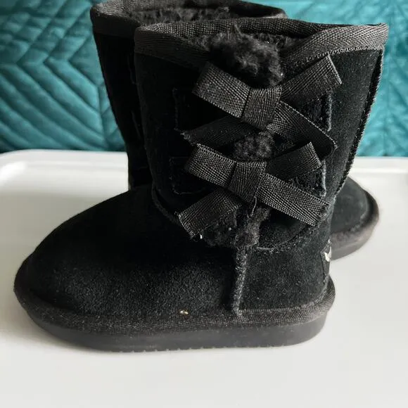 Koolaburra by Ugg Toddler Snow Boots Girls Size US 7 Black Bow Accents