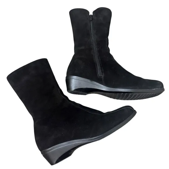 La CANADIENNE Elena Waterproof Black Suede Shearling Lined Boots Womens Size 7.5