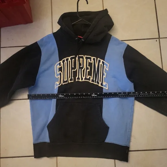 LARGE- SUPREME paneled arc hooded sweatshirt FW19 &quot;UNC&quot; COLORWAY... Has been pro