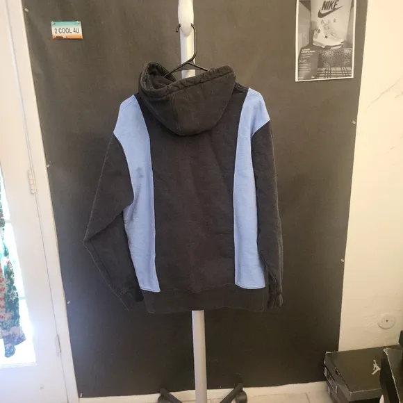 LARGE- SUPREME paneled arc hooded sweatshirt FW19 &quot;UNC&quot; COLORWAY... Has been pro