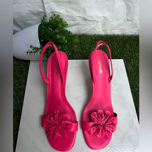 LarroudeWomen's Pink Hibiscus SlingbackSandal size 10 gently used