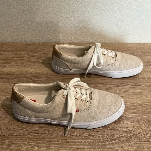 Levi's Women's Beige and white Casual Sneakers