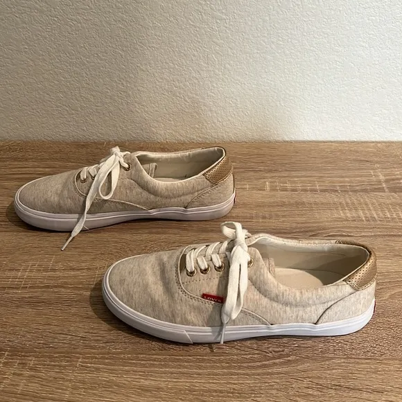 Levi's Women's Beige and white Casual Sneakers