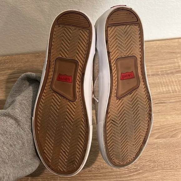 Levi's Women's Beige and white Casual Sneakers