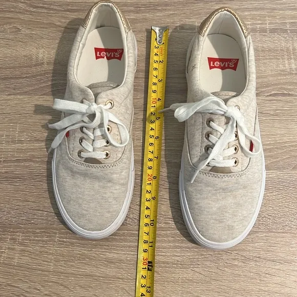 Levi's Women's Beige and white Casual Sneakers